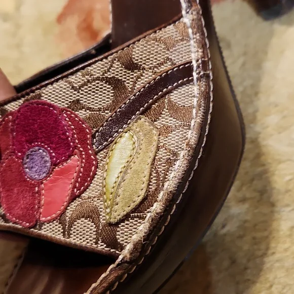 COACH Katalina, brown leather sandal, size 7. - Picture 8 of 11